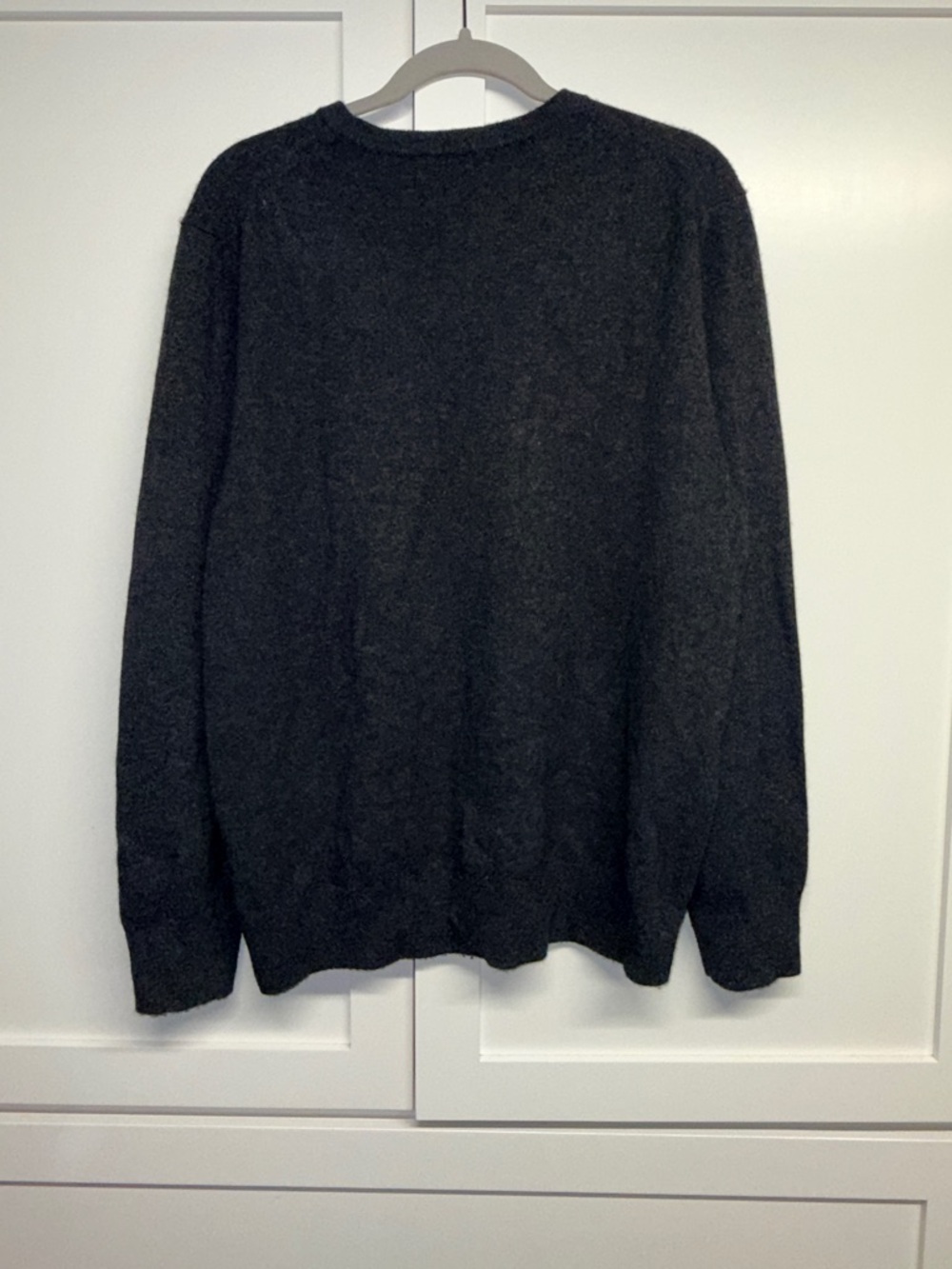 100% Cashmere Naadam Men's Charcoal Crewneck Sweater - Picture 5 of 7